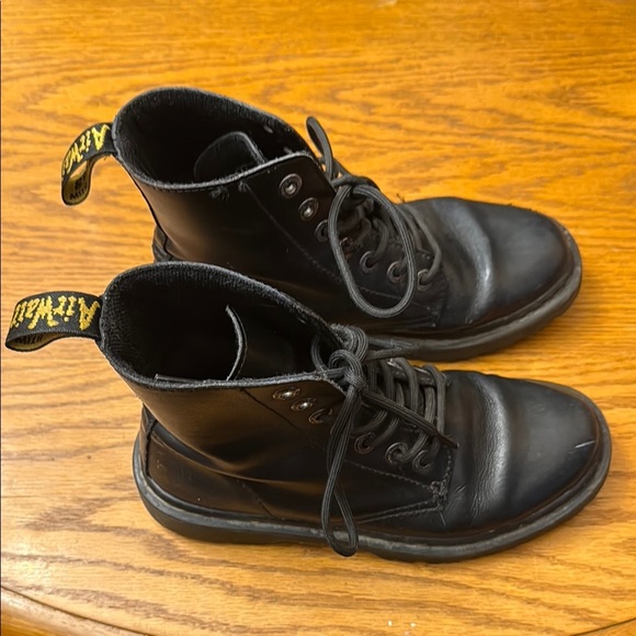 Dr. Martens Black Leather Men's Boots - Picture 2 of 7